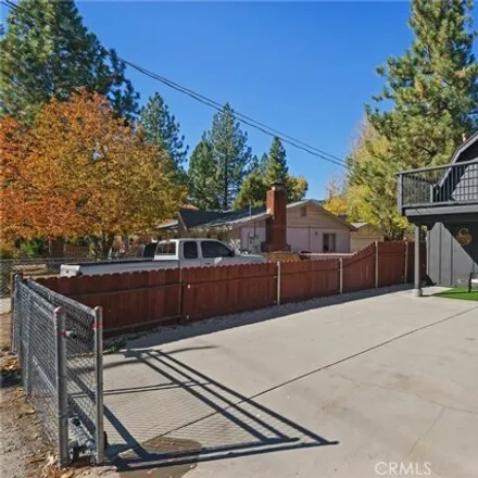 Image 1 - 909 W Country Club Blvd, Big Bear City, California, 92314 - House for sale