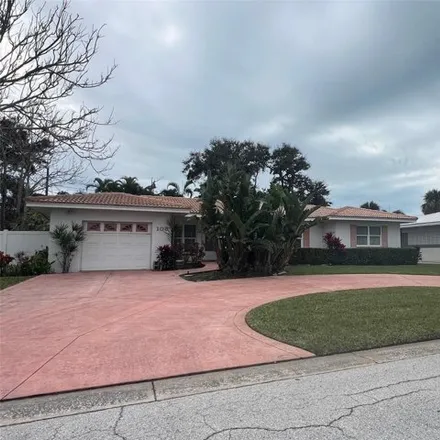 Rent this 3 bed house on 164 19th Street in Belleair Beach, Pinellas County