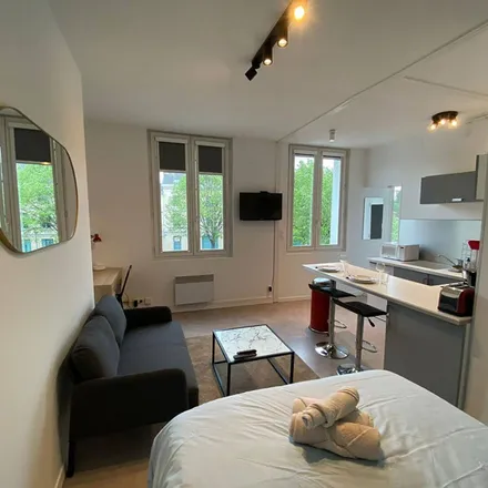 Rent this 1 bed apartment on 4 Rue de l'Avalasse in 76000 Rouen, France