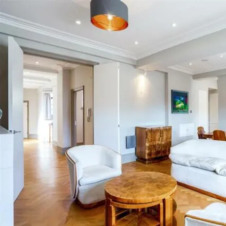 Buy this 3 bed apartment on 12 Montagu Street in London, W1H 7QZ