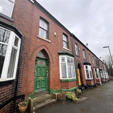 Rent this 3 bed townhouse on St Alban's Terrace in Rochdale, OL11 4HW