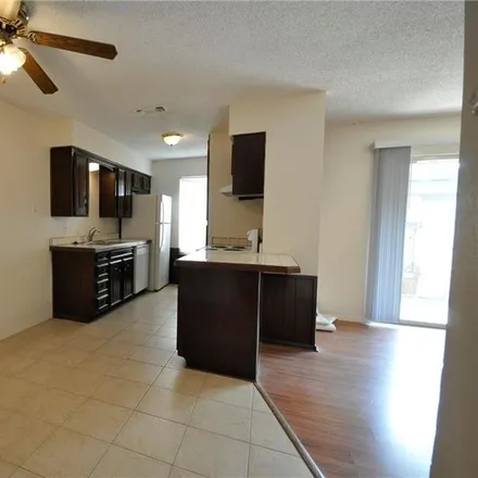 Image 5 - 724 East Pecan Street, Hurst, TX 76053, USA - Duplex for rent