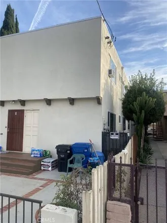 Image 2 - 323 West 11th Street, Los Angeles, CA 90731, USA - House for sale