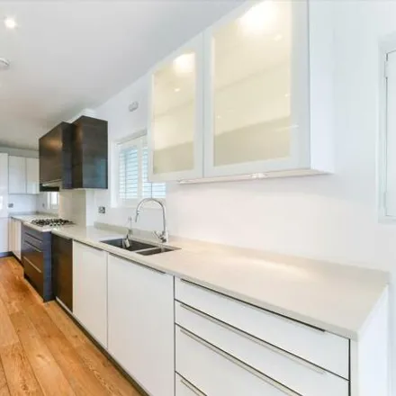 Image 3 - 79 Fitzjohn's Avenue, London, NW3 6NR, United Kingdom - Apartment for rent