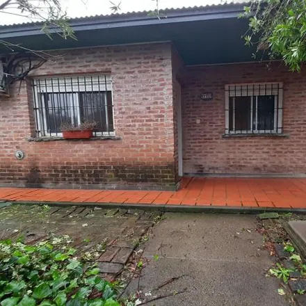 Buy this 2 bed house on Avenida Quito in Partido de Ezeiza, 1812 Carlos Spegazzini