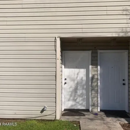 Buy this 2 bed townhouse on High Meadows Boulevard in Lafayette, LA 70507