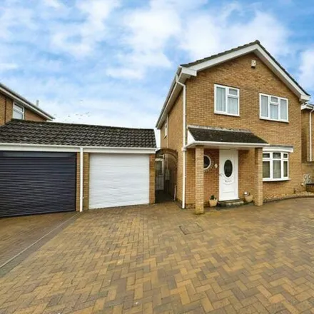 Buy this 3 bed house on Hadleigh Rise in Stratton St Margaret, SN3 4UJ