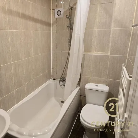 Image 7 - Stokes Road, London, E6 3SS, United Kingdom - Townhouse for rent