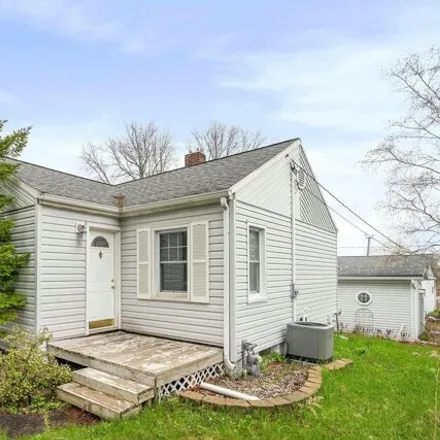 Buy this 2 bed house on 2274 West 24th Street in Duluth, MN 55811