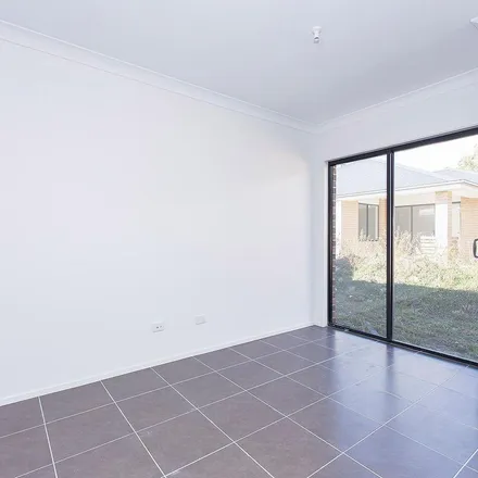Image 2 - Kokoda Road, Morisset NSW 2264, Australia - Duplex for rent