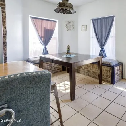 Image 8 - 3634 Fiddlewood Circle, Las Palmas Number 2 Colonia, El Paso, TX 79936, USA - House for sale