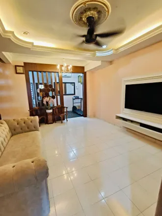 Rent this 3 bed apartment on unnamed road in Saujana Rawang, Selayang Municipal Council