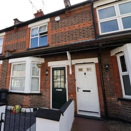 Rent this 3 bed townhouse on 16 Nevill Grove in North Watford, WD24 5EA