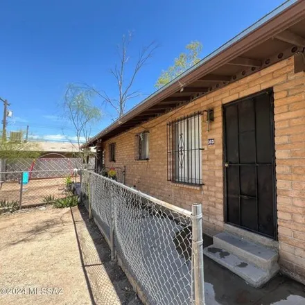Rent this 2 bed house on 303-305 East Lester Street in Tucson, AZ 85709