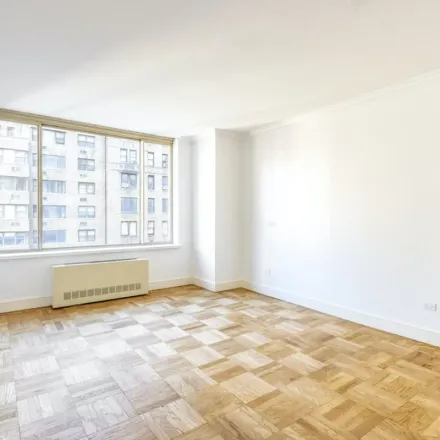 Image 4 - 302 East 72nd Street, New York, NY 10021, USA - Apartment for rent