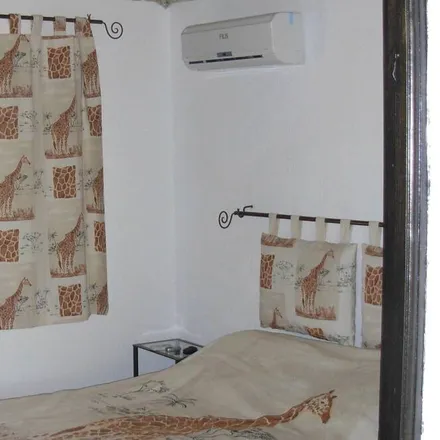 Rent this 3 bed house on Senegal