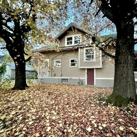 Image 4 - 8605 SE Washington St, Portland, Oregon, 97216 - House for sale