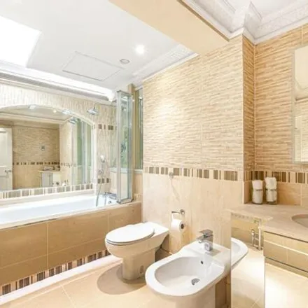 Rent this 6 bed house on Hanover Mews in London, NW1 4RH