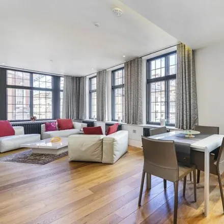 Rent this 2 bed room on Paramount House in 168 Wardour Street, London