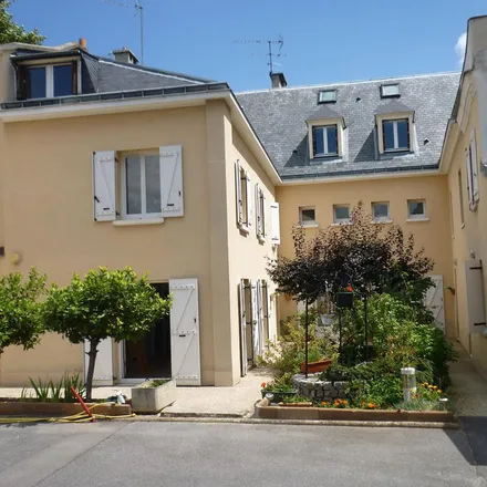 Image 1 - 6 Place de la Souche, 91310 Montlhéry, France - Apartment for rent