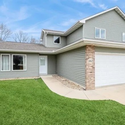 Buy this 3 bed townhouse on unnamed road in Cedar Rapids, IA 52402
