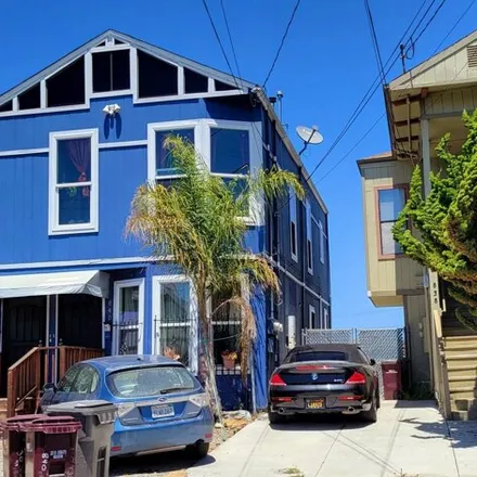 Buy this studio house on 840 in 842 30th Street, Oakland