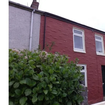 Rent this 3 bed townhouse on St. John's Street in Phillack, TR27 4LS