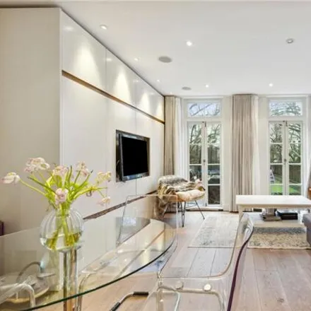 Image 3 - Greens Court, Holland Park Avenue, London, W11 3RB, United Kingdom - Townhouse for sale
