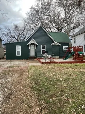 Buy this 2 bed house on 133 South Kansas Avenue in Chanute, Neosho County