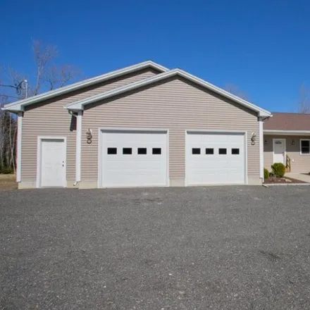 Buy this 4 bed house on 98 Stacey Lane in Kenduskeag, Penobscot County
