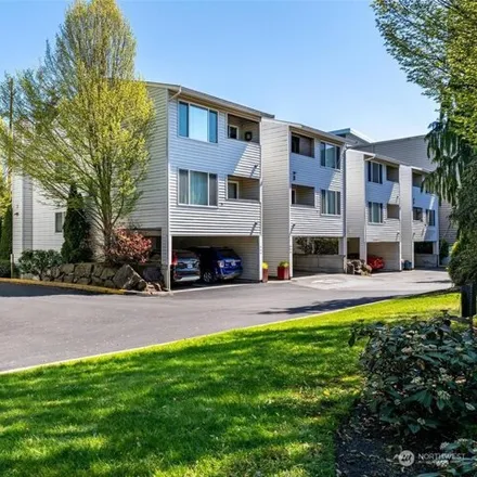 Buy this 3 bed condo on 20409 19th Avenue Northeast in Shoreline, WA 98155