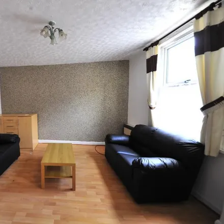 Rent this 2 bed townhouse on Kelsall Grove in Leeds, LS6 1QY