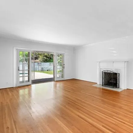 Image 8 - 2427 Benedict Canyon Drive, Beverly Hills, CA 90210, USA - House for sale