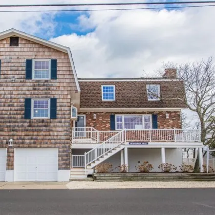 Rent this 5 bed house on 1055 Barnegat Lane in Mantoloking, Ocean County