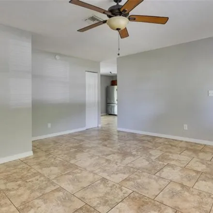 Image 3 - 1770 26th Avenue North, Saint Petersburg, FL 33713, USA - House for rent