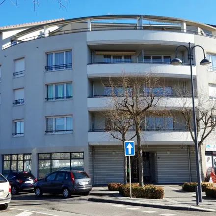 Rent this 4 bed apartment on 14 Rue du Chemin de Fer in 01100 Oyonnax, France