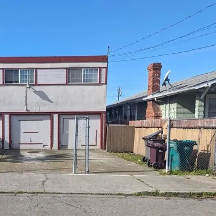 Buy this 6 bed house on 10607 Pippin Street in Oakland, CA 94621