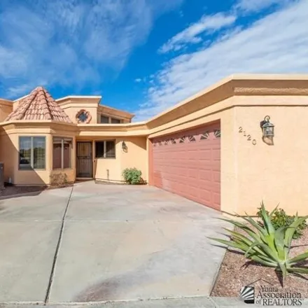 Rent this 3 bed townhouse on 2081 South del Valle Way in Yuma, AZ 85364