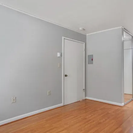 Image 8 - 1207 Rhode Island Street, San Francisco, CA 94124, USA - Apartment for rent