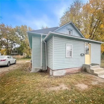 Buy this 3 bed house on 1415 13th St in Des Moines, Iowa