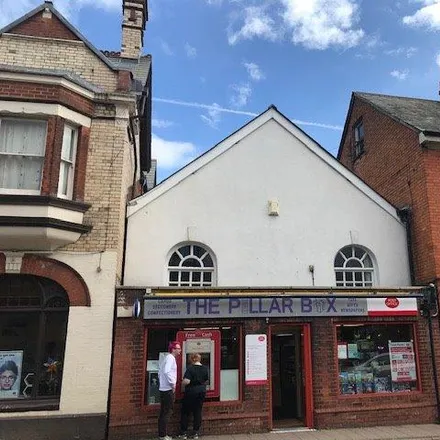 Image 1 - Cullompton Post Office, Fore Street, Cullompton, EX15 1JY, United Kingdom - Apartment for rent