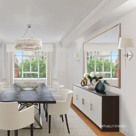 Image 8 - 870 5th Avenue, New York, NY 10065, USA - Townhouse for sale