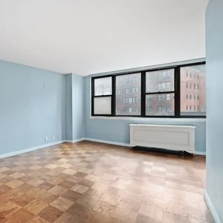 Image 4 - The Parker Crescent, 225 East 36th Street, New York, NY 10016, USA - House for sale