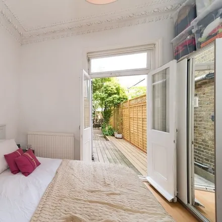 Rent this 1 bed apartment on London in N5 1XF, United Kingdom