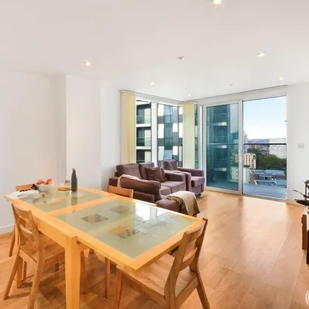 Image 3 - JBrown, Woodberry Grove, London, N4 2LZ, United Kingdom - Apartment for rent