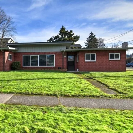 Buy this 3 bed house on 2012 Southeast 92nd Avenue in Portland, OR 97216