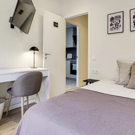 Rent this 4 bed room on CUAP Ciutat Vella-Peracamps in Carrer de Sant Ramon, 08001 Barcelona