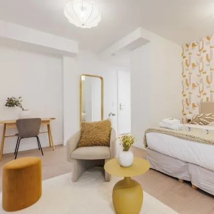 Rent this studio apartment on 49 Rue du Dôme in 92100 Boulogne-Billancourt, France