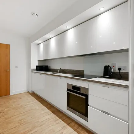 Image 6 - Kimpton Road, Luton, LU2 0GF, United Kingdom - Apartment for rent