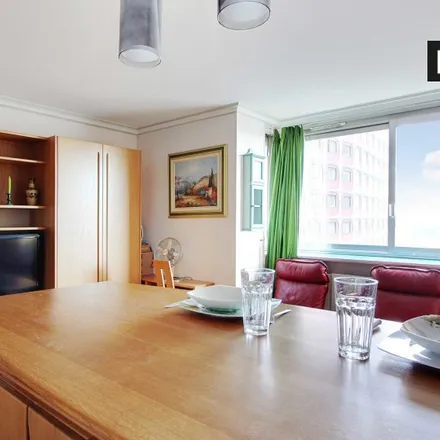 Rent this 2 bed apartment on Dalle de Beaugrenelle in Rue Linois, 75015 Paris